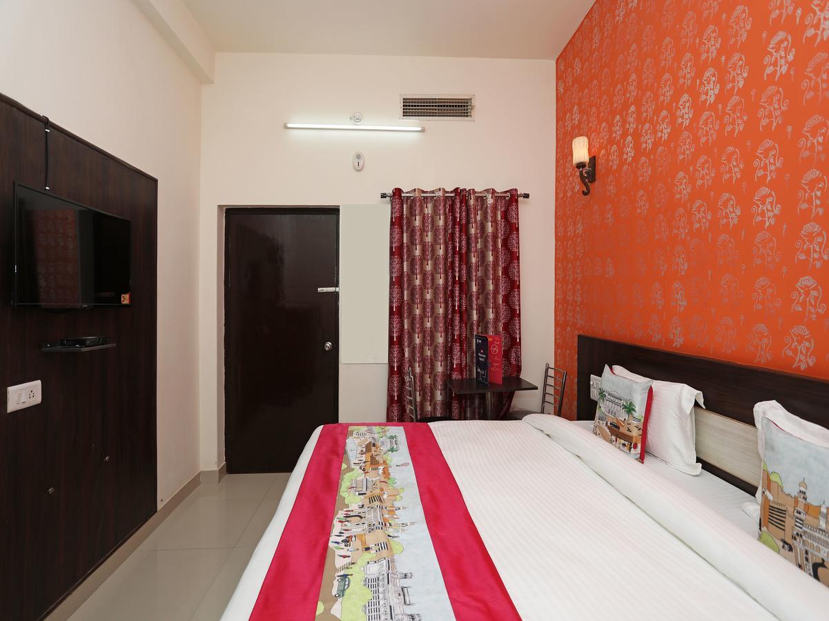 Oyo 11041 Hotel Taj Ansh アーグラ エクステリア 写真